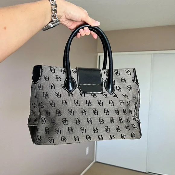 Dooney and Bourke Black Leather and Signature Print Hand Bag and Wallet - Picture 2 of 8